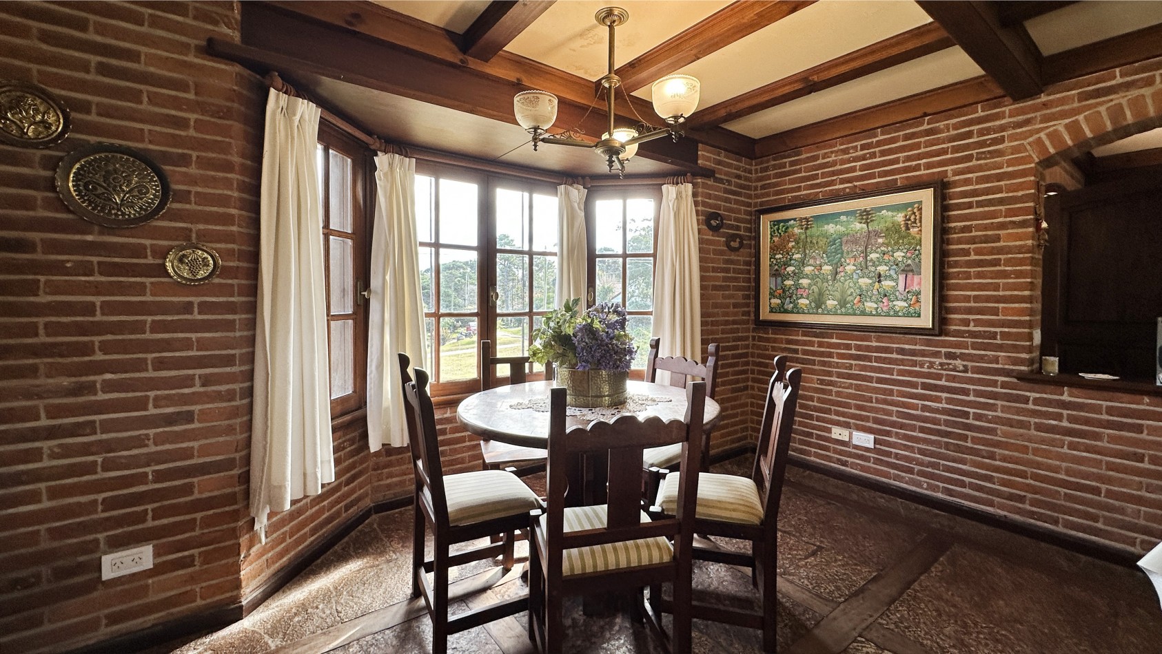 Casa en alquiler en Pinamar Zona Iglesia 