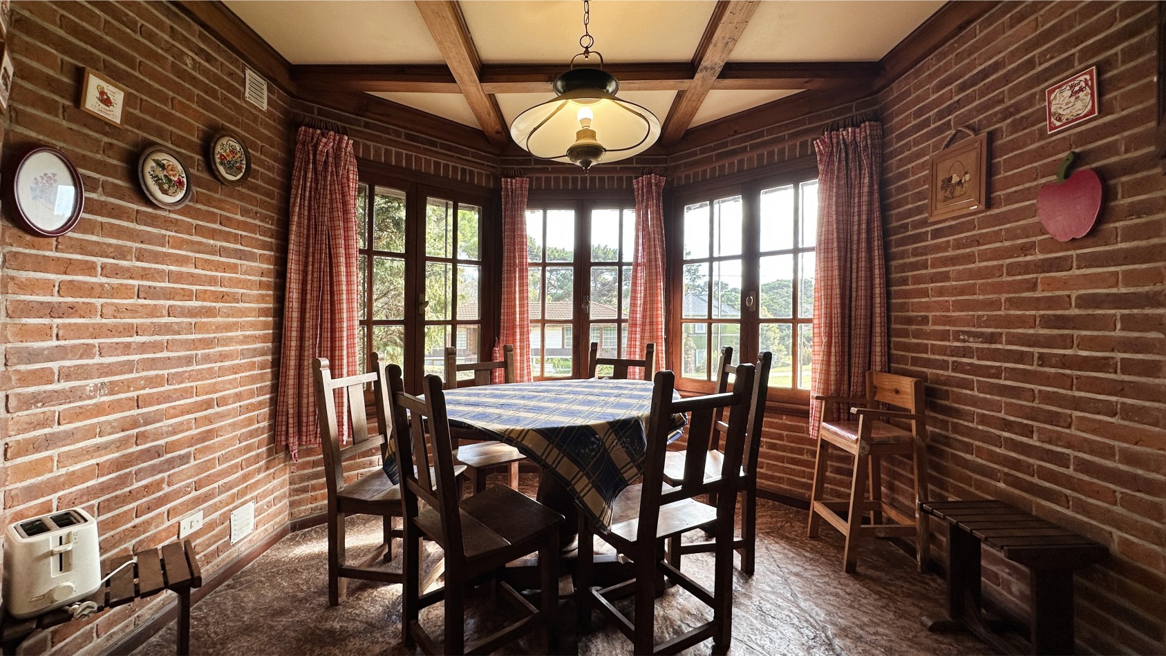 Casa en alquiler en Pinamar Zona Iglesia 