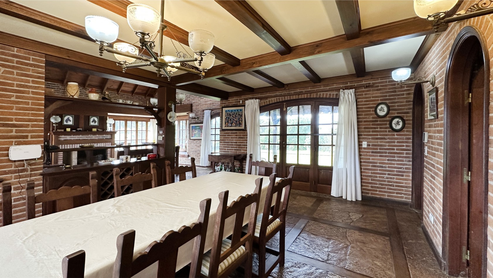 Casa en alquiler en Pinamar Zona Iglesia 