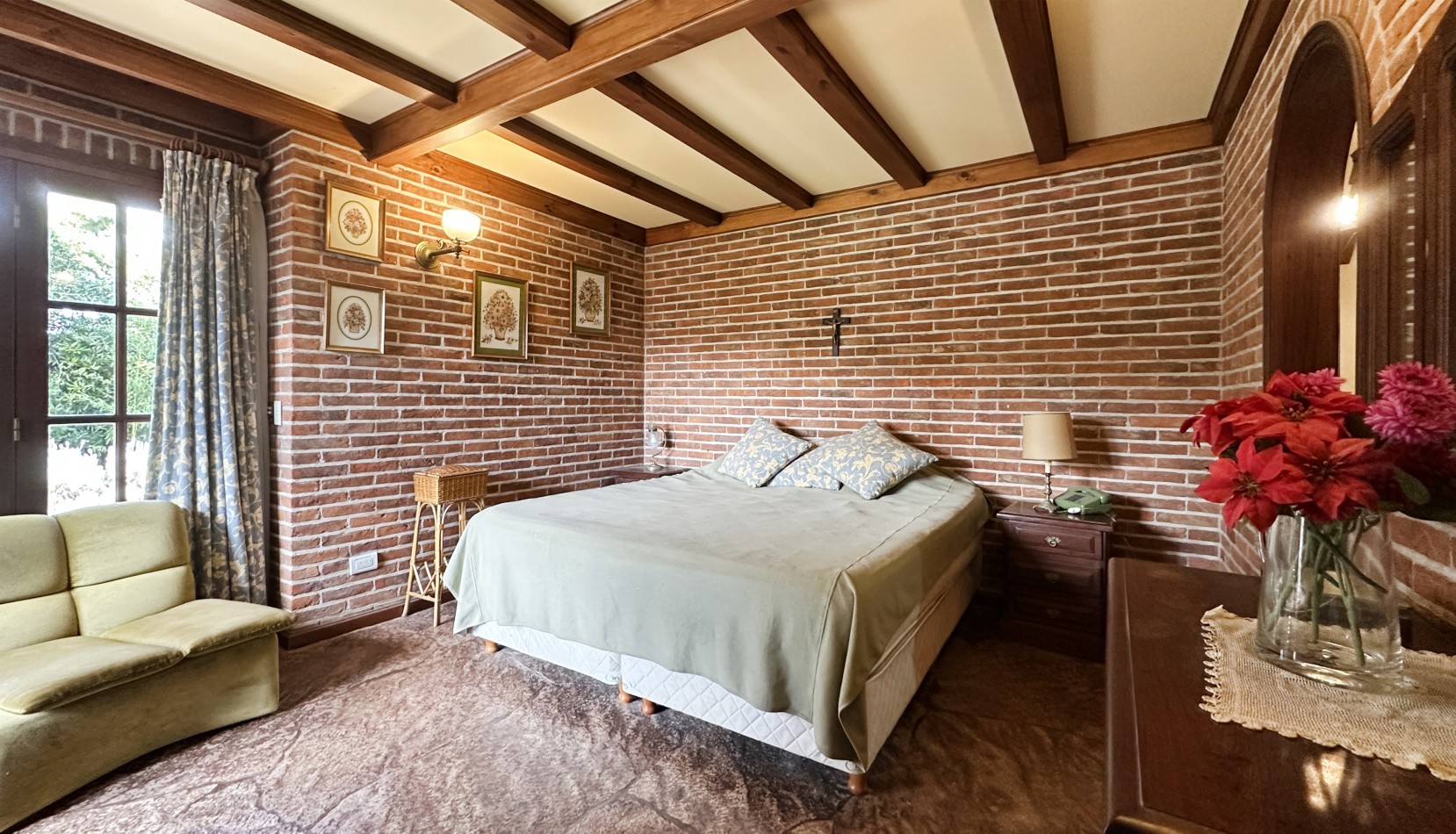 Casa en alquiler en Pinamar Zona Iglesia 