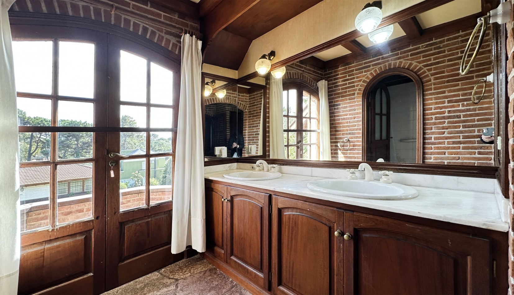 Casa en alquiler en Pinamar Zona Iglesia 