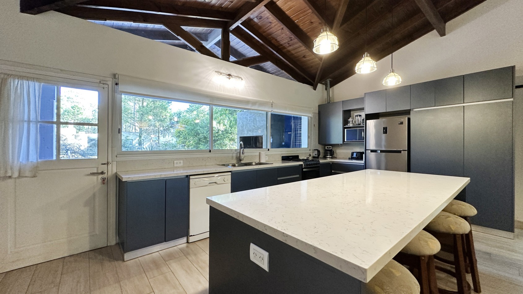 Casa en Alquiler Carilo Con Pileta