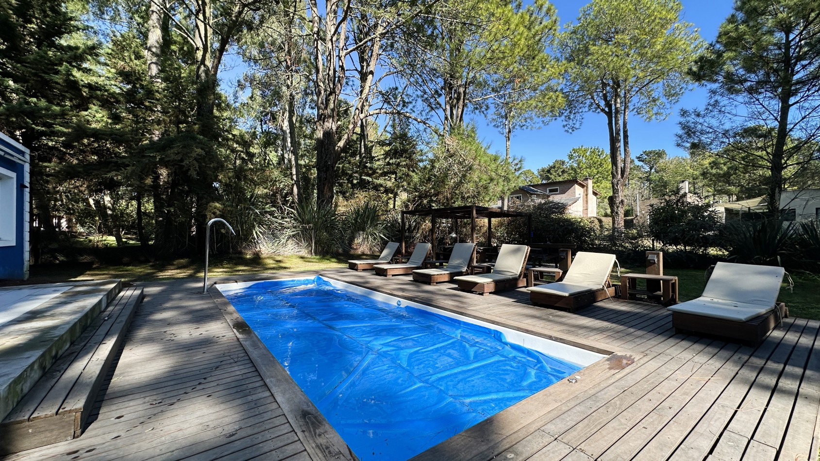 Casa en Alquiler Carilo Con Pileta