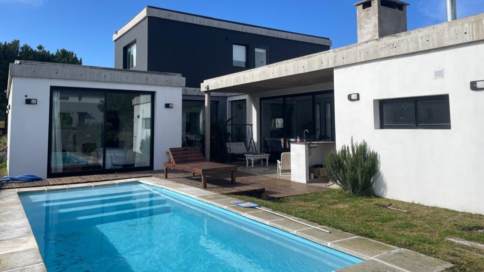 Casa en alquiler Pinamar Zona Nayades