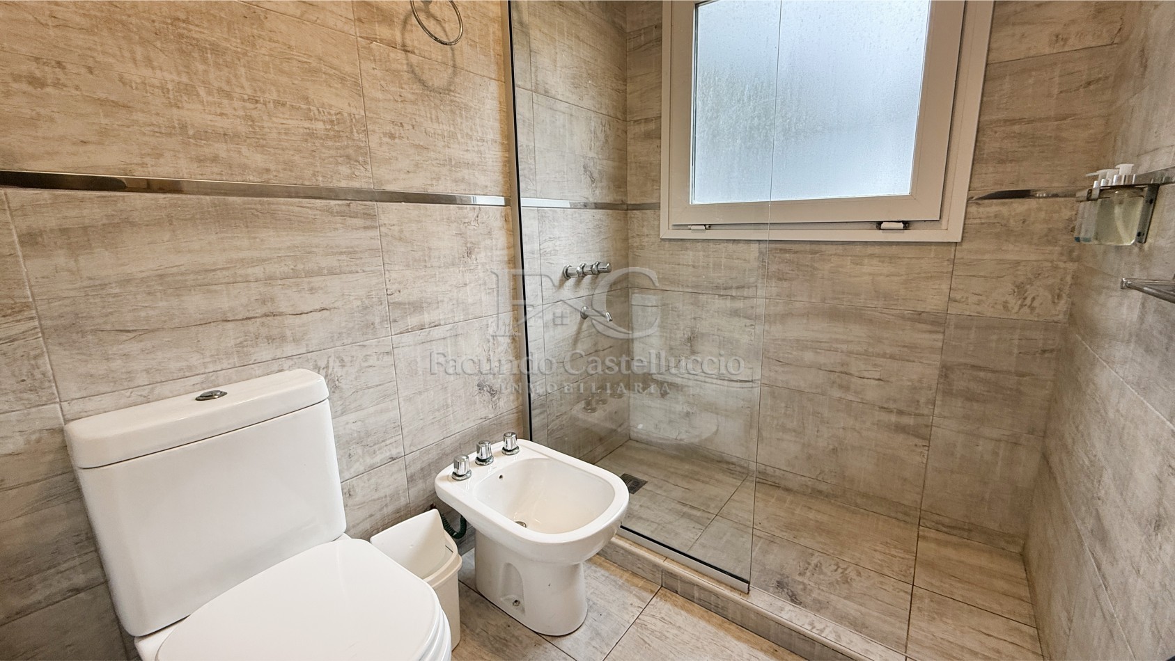 Casa en alquiler Pinamar Zona Chacras El Rosario