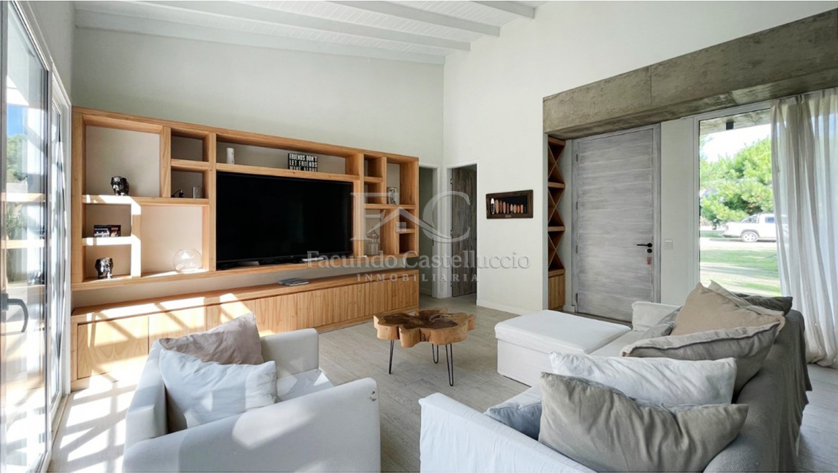 Casa en alquiler Pinamar La Herradura Con Pileta