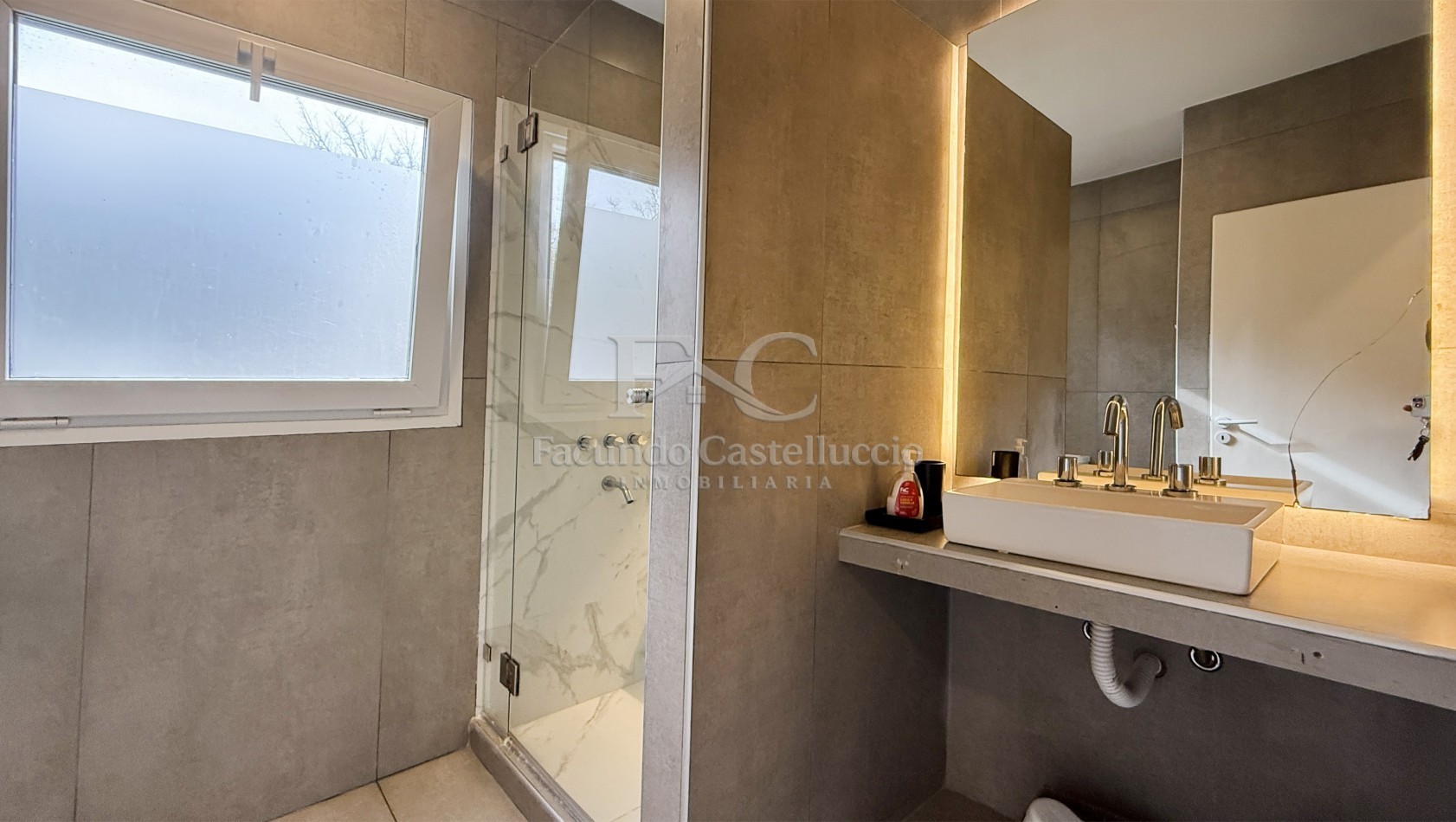 Casa en alquiler Pinamar Zona Chacras El Rosario