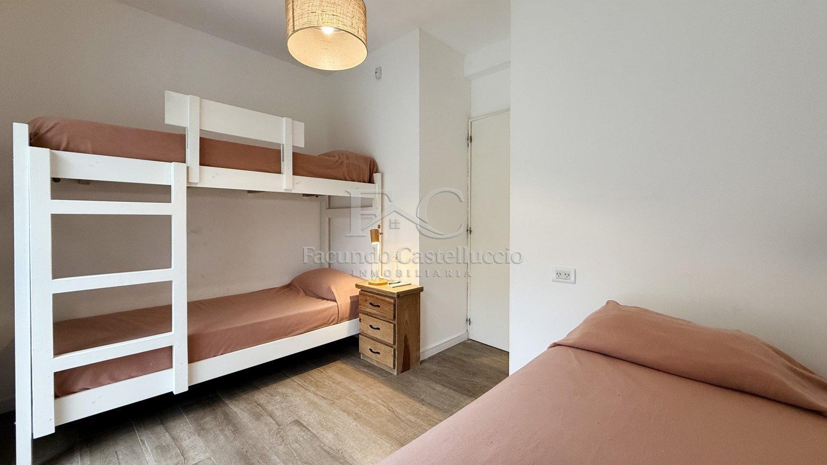 Casa en alquiler Pinamar Zona Chacras El Rosario