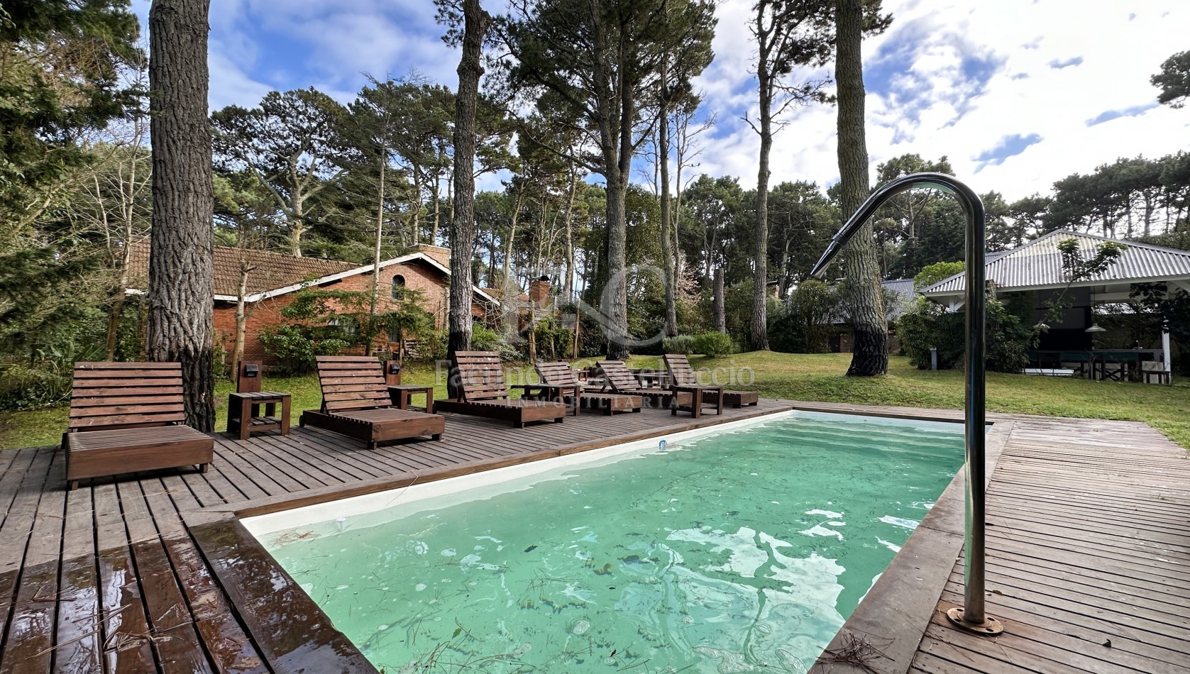 Casa en alquiler Pinamar Zona Golf Viejo