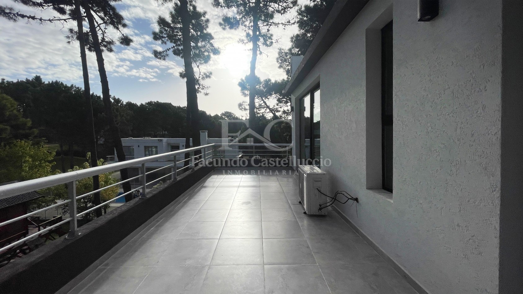 Casa en alquiler Pinamar Zona Alamos