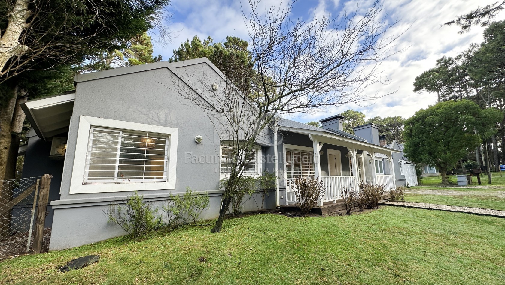 Casa en alquiler Pinamar Zona Golf Viejo