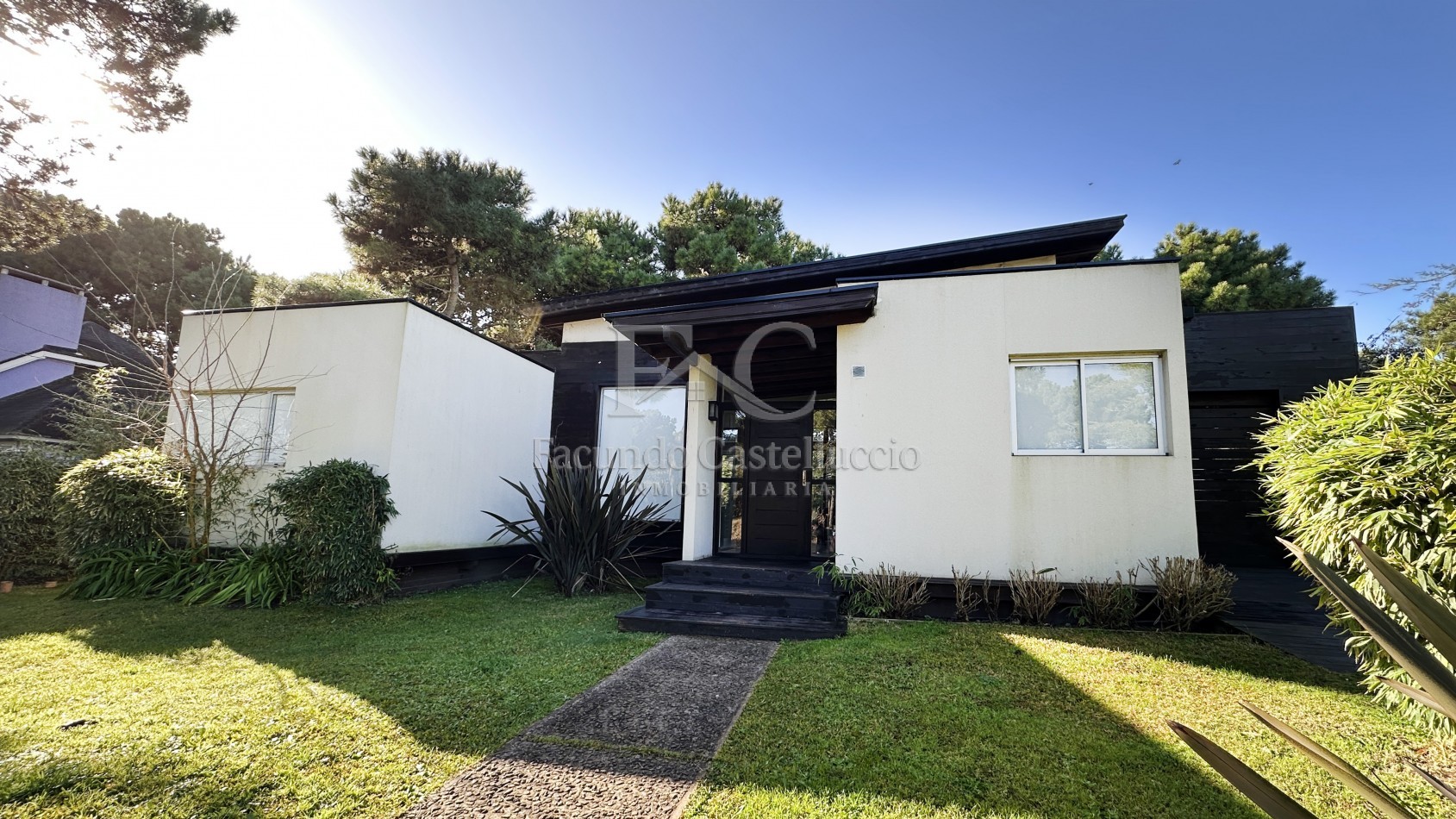 Casa en alquiler Pinamar Zona Nayades