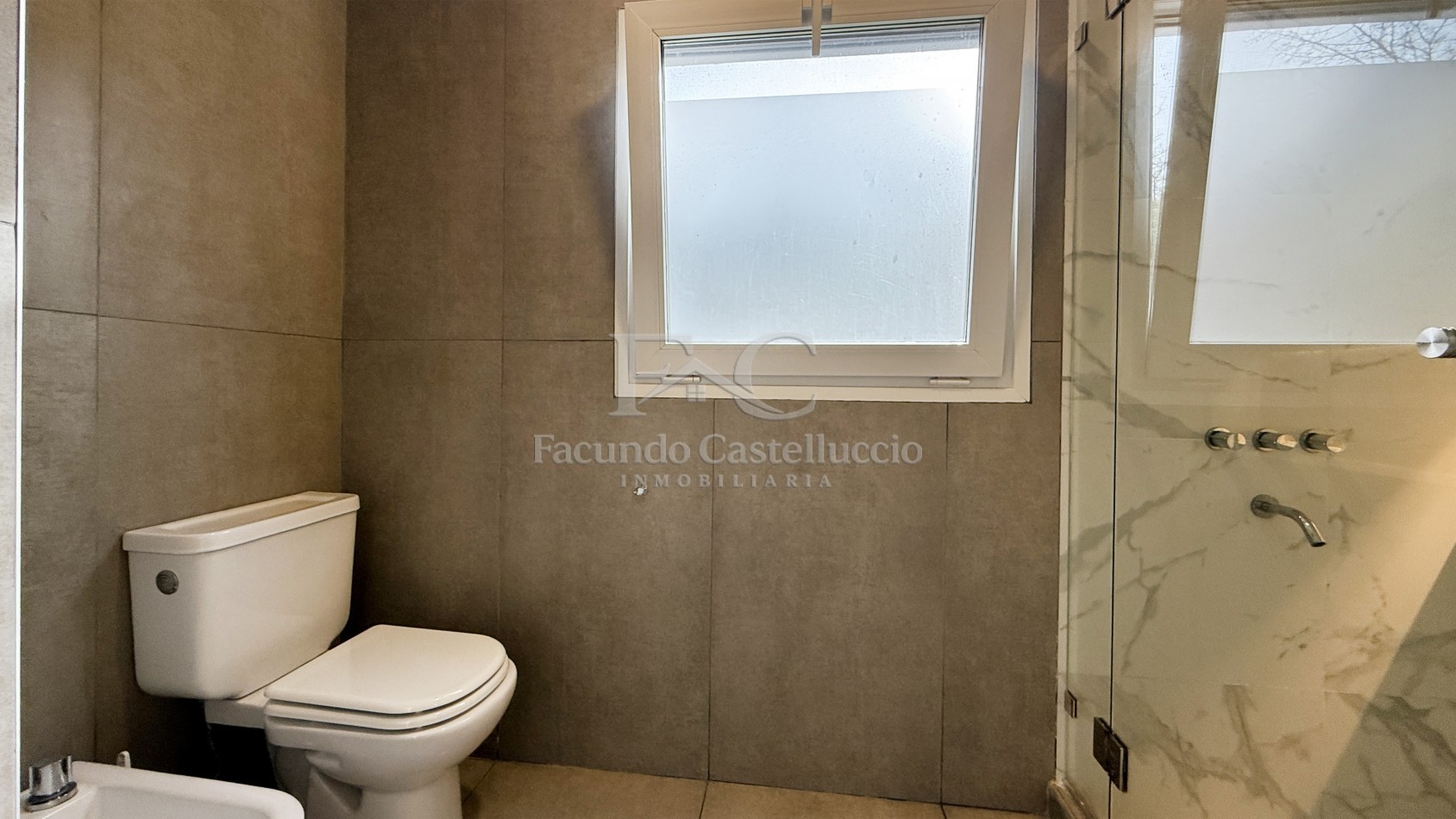 Casa en alquiler Pinamar Zona Chacras El Rosario