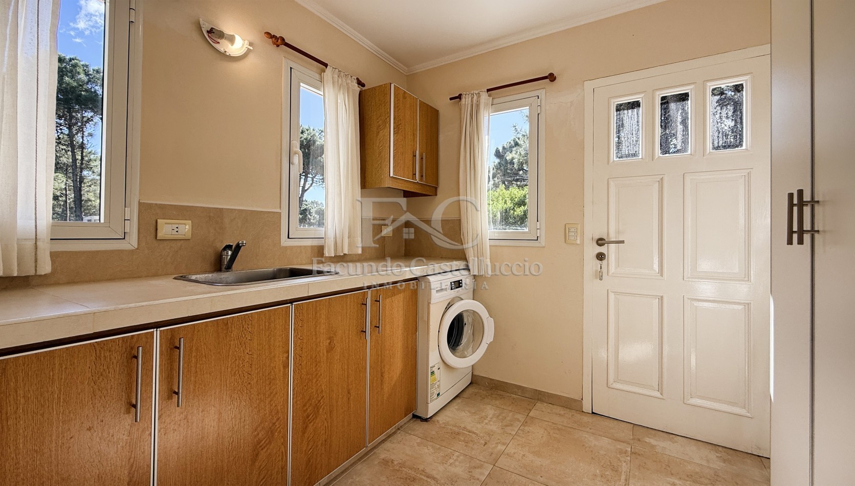 Casa en alquiler Pinamar Zona Norte Tennis