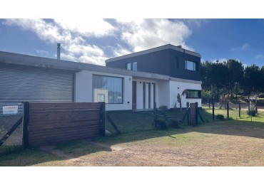 Casa en alquiler Pinamar Zona Nayades