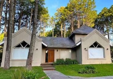 Casa en venta en Pinamar - Zona Aromos