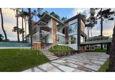 Casa en alquiler Pinamar Zona Alamos